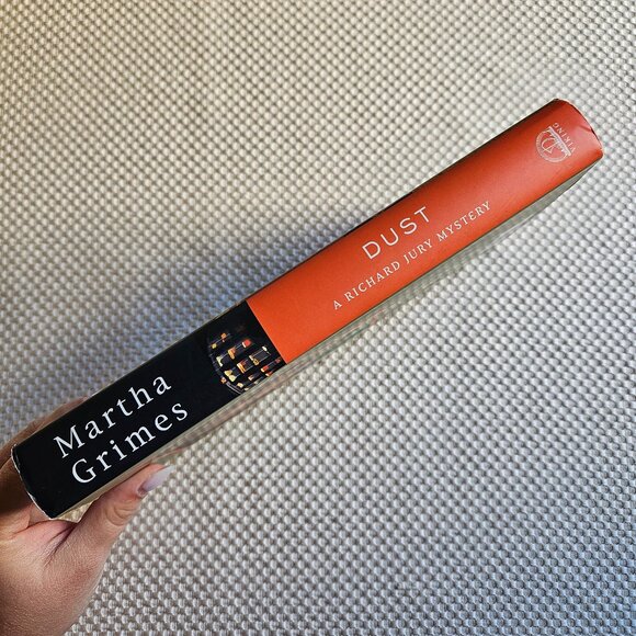 4/$40 Dust: A Richard Jury Mystery by Martha Grimes - Picture 4 of 5